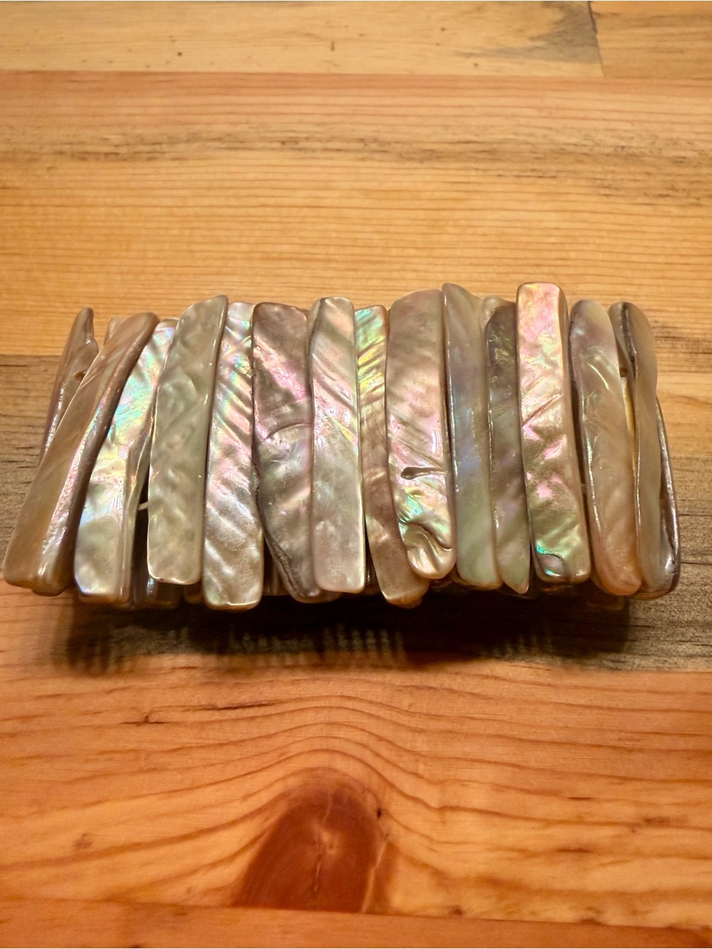 Iridescent Mother-of-Pearl Stretch Bracelet - Neutral Tan Gold